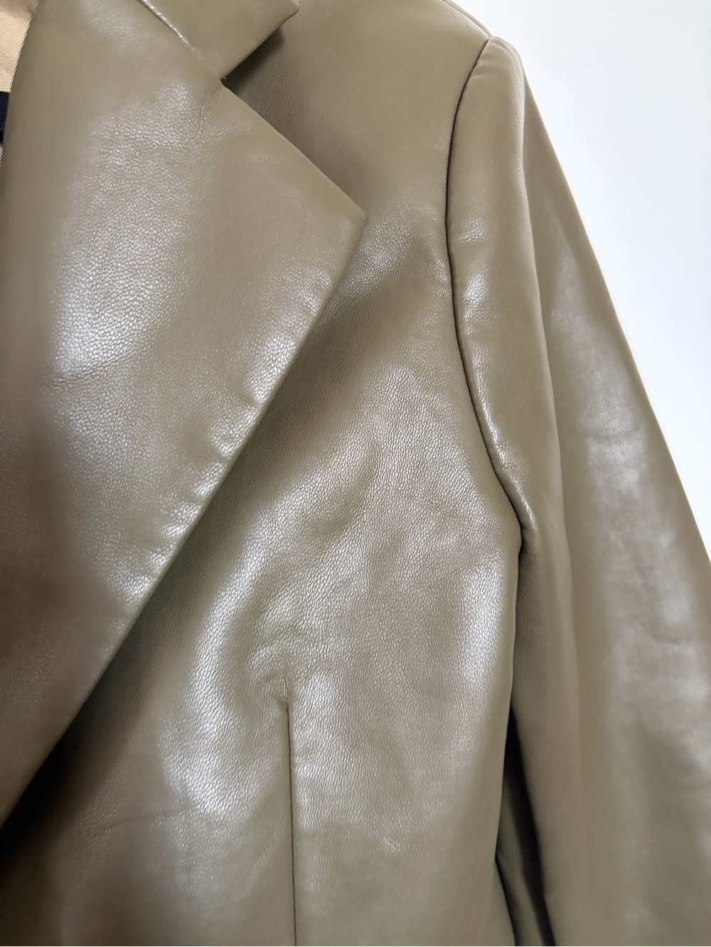 NWT Dynamite Oversized Faux Leather Blazer - XXS/XS - Picture 8 of 12